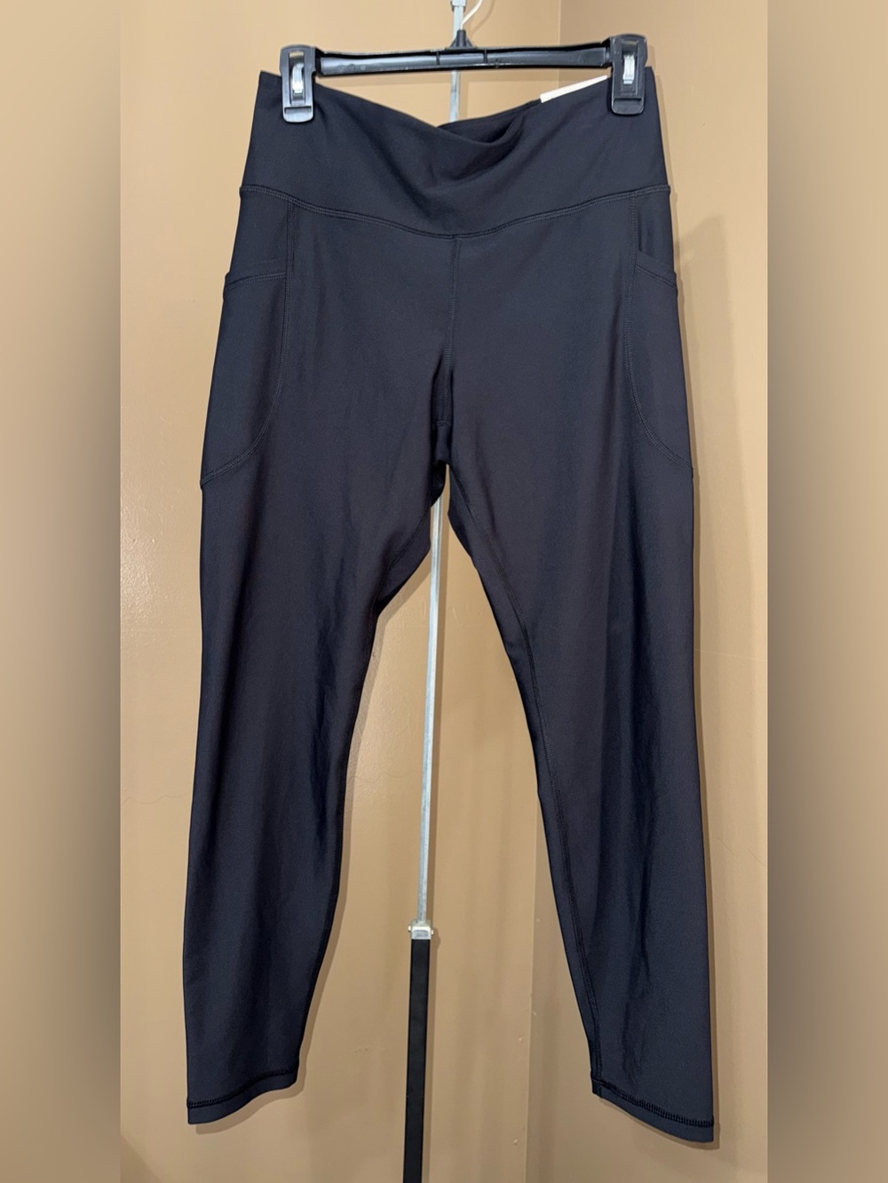 NWT OLD NAVY Black Performance Leggings. Stretch Activewear. Size  Large.